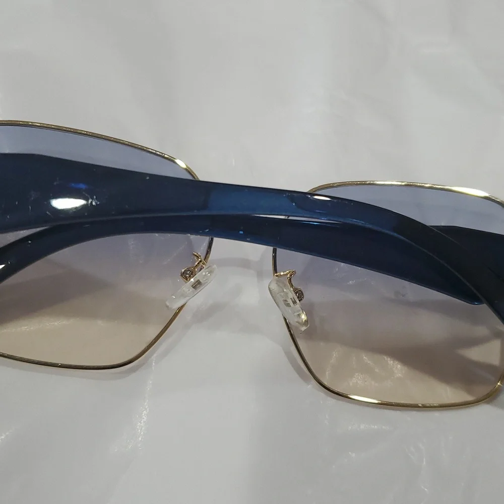 John Varvatos Square Frame Blue Gradient Lens Gold Rim Sunglasses‎ new